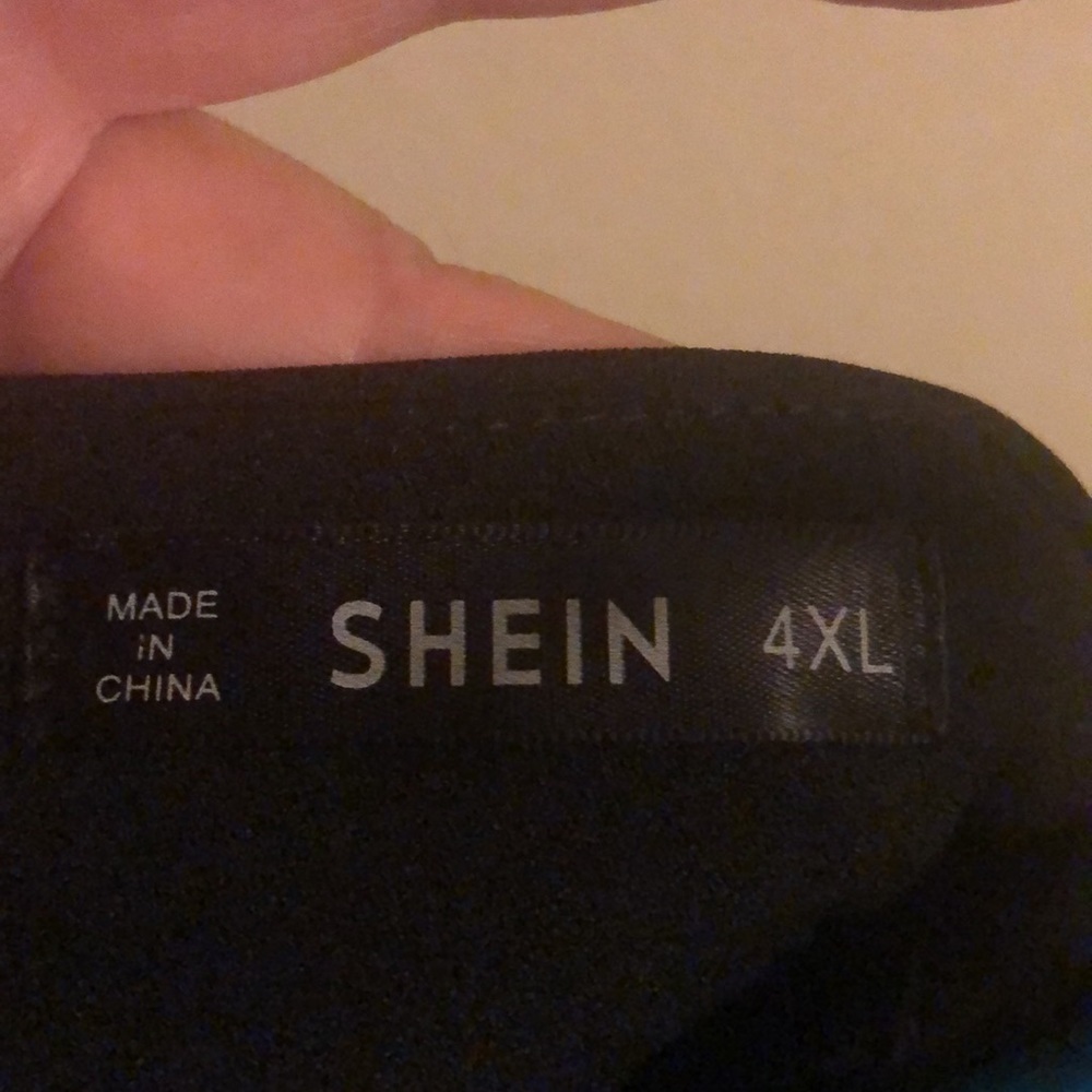 𝅺SHEIN 4XL black top - Picture 5 of 5